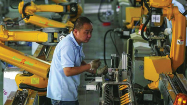 الإنتاج الصناعي في آسيا ضحية للحرب التجارية بين أميركا والصين