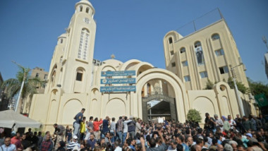 مقتل ضابط شرطة بعبوة ناسفة أمام كنيسة للأقباط في القاهرة