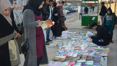 “الرصيف الثقافي” بالموصل يستقطب المزيد من محبي الأدب والثقافة والفنون