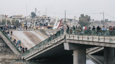 بغداد تعد نينوى بإعمار جسورها خلال  عام واحد بتبليط الطرق الرئيسة