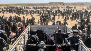 الخارجون من جحيم داعش الاخير  في سوريا سيل بشري لا ينتهي