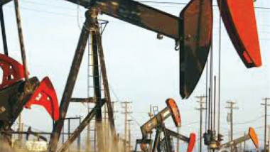 أوبك: شحة في سوق النفط وإنهيار بإمدادات فنزويلا