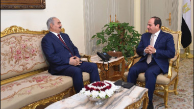 السيسي يلتقي حفتر وبيان رئاسي يؤكد دعم القاهرة لمكافحة الإرهاب والميليشيات