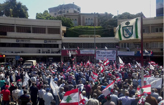 عسكريون متقاعدون يعتصمون في لبنان بسبب مقترحات لخفض معاشاتهم