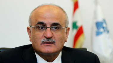 لبنان المثقل بالديون يحقق خفضاً في عجز ميزانية 2019