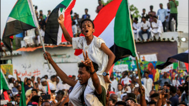 اتفاق السودان إيجابي والتحدي الضغط على المجلس العسكري للالتزام بتعهداته