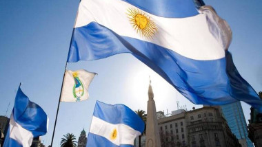 محادثات بين صندوق النقد والأرجنتين بسبب صدمة «البيزو»