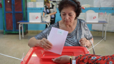 أكثر من سبعة ملايين تونسي يتوجهون  الى صناديق الاقتراع لاختيار رئيس بلادهم