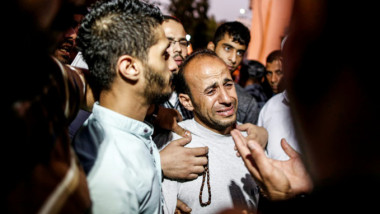 إسرائيل تقصف غزة بعد قتل فلسطينيين  خلال احتجاج على حدودها