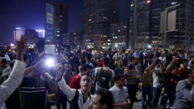 اشتباكات بين قوات الأمن المصرية ومئات المحتجين في شوارع السويس