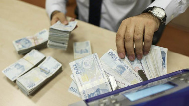تركيا تسحب 17 مليار دولار من بنكها المركزي لسد العجز