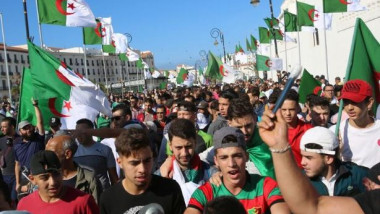 أكثر من مئة ألف يشاركون في احتجاجات بالجزائر
