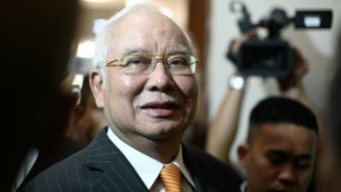 الضوء الأخضر لمواصلة محاكمة نجيب رزاق في فضيحة صندوق التنمية الماليزي
