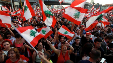 لبنان يواجه معضلات ومصاعب اقتصادية آخذة في التصاعد