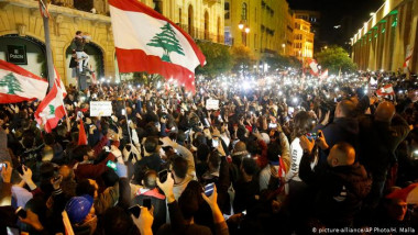 لبنان: ساحات التظاهر.. مبادرات  لمواجهة الأعباء المعيشية