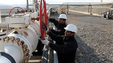 إيرادات العراق تتراجع بفعل تهاوي أسعار النفط