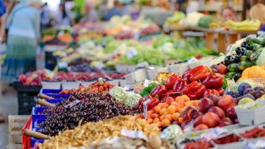 التجارة: لا وجود لأزمة  في المواد والسلع الغذائية