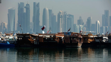 قطر تبيع سندات بعشرة مليارات دولار