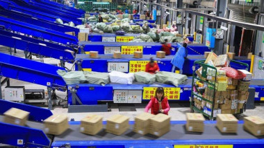 التجارة الإلكترونية طريق الحرير الصيني السريع غير المرئي للريادة الاقتصادية