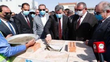 وزير النفط يضع حجر الاساس لوحدات انتاجية بطاقة 20 الف برميل في مصفى حديثة