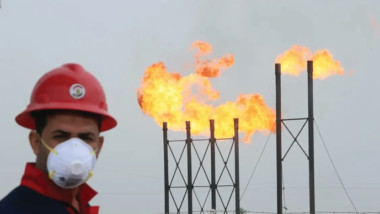 العراق يجمد اتفاق الدفع المسبق لبيع النفط الخام وتوقعات عالمية بارتفاع البرمبل الى 75 دولار