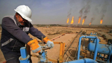 الحكومة ترفض إجراء تعديل جديد على سعر برميل النفط وتصف ارتفاعه الحالي بـ”الوهمي”