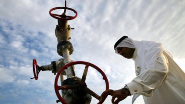 كيف يقلل الخليج اعتماده على النفط ويتجنب سيناريو العراق