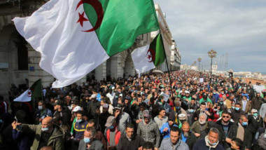 أحزاب تحاول ركوب الحراك الجزائري بشعارات مغرضة والناشطون يتصدون لها