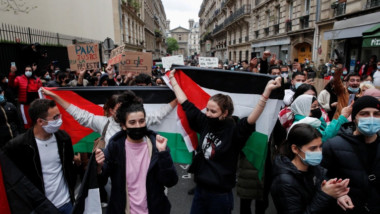 مظاهرات حاشدة تدعم الفلسطينيين تتوزع عواصم ومدن عدة حول العالم