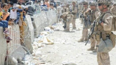 الملا برادر في كابول لتشكيل حكومة وفوضى عارمة بعمليات الإجلاء في أفغانستان