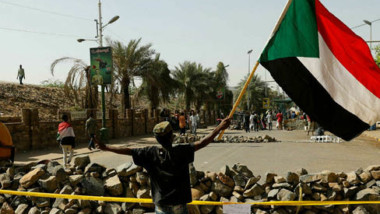 واشنطن تهدد بإعادة العقوبات على السودان في حالة عرقلة تحول حكمها الى مدني