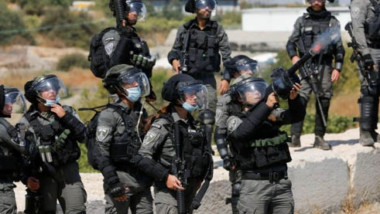 العنف يتمدد في الضفة بين الفلسطينيين جراء ضعف القانون والسلاح المنفلت