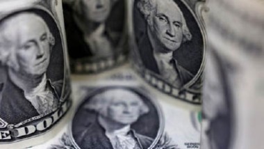 الدولار يتربع فوق أعلى قمة في عقدين رغم مخاوف الركود