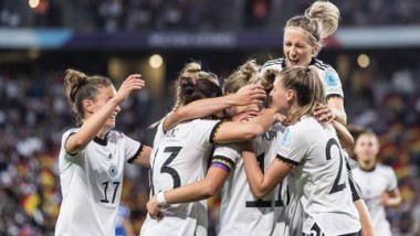 مطالبات بتحسين أوضاع لاعبات ألمانيا بعد إنجاز اليورو