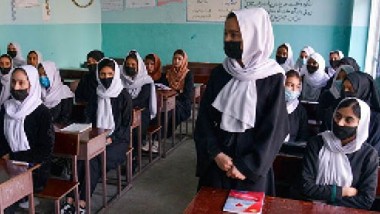 «المدارس السرية» لتعليم الفتيات تنتشر بديلا عن الحكومية الخالية في أفغانستان