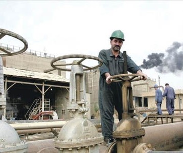 سلطات الإقليم تتعاطى مع النفط والغاز كرهينة تضمن لها المكاسب الحزبية والشخصية والنفوذ